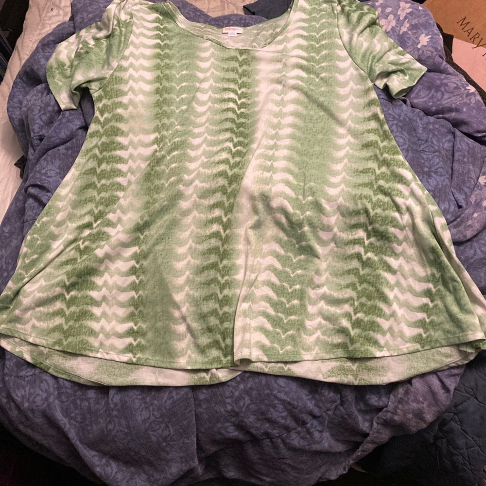 Lularoe top